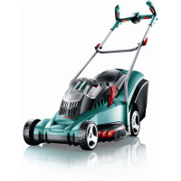 Аккумуляторная газонокосилка Bosch ROTAK 43 LI  отличается эффективной обработкой участка благодаря закаленному стальному ножу и новой технологии воздушного потока. <br />
Предназначена облегчить уход за газоном. <br />
Используемый аккумулятор - Li-Ion 