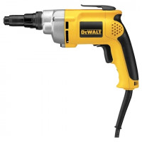 Шуруповерт DeWalt DW 269 K предназначен для закручивания крепежных элементов в древесину, пластик и металл. Регулировка крутящего момента от 4 до 42 Нм позволяет настроиться под любой материал и диаметр шурупов. Малый вес и небольшие размеры упрощают дли