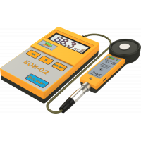 Люксметр-яркомер-пульсметр «еЛайт-02». Он внесен в Государственный реестр средств измерений РФ под №63221-16, имеет уникальный срок поверки - 2 года и соответствует всем требованиям законодательства РФ в области контроля световой среды и источников света