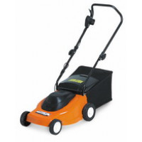 При производстве товаров под ТМ «Oleo-Mac» применяются лучшие передовые технологии. Широкий ассортимент садовой техники «Oleo-Mac» пользуется популярностью покупателей во всем мире. <br />
Электрические газонокосилки предназначены для работы на небольших