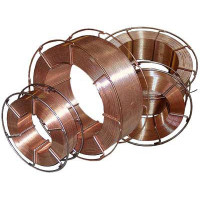 Blueweld Сварочная проволока омедненная 802395 для сварки без газа.<br />
<br />
Материал	 омедненная сталь<br />
Диаметр, мм	 0.6<br />
Масса, кг	 5.0