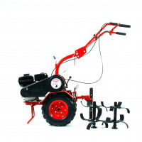 Для маневренности предусмотрен задний ход. Руль управления регулируется в двух плоскостях. Дополнительно можно приобрести оборудование для уборки снега, перевозки грузов, окучивания и выкапывания картофеля.<br />
