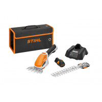 Аккумуляторные мотоножницы Stihl HSA 26 - легкие и компактные аккумуляторные ножницы с заточенными лазерами ножами, используется для укорочения и уходом за мелкими живыми изгородями и мелколиственными декоративными деревьями. Аккумуляторные мотоножницы с